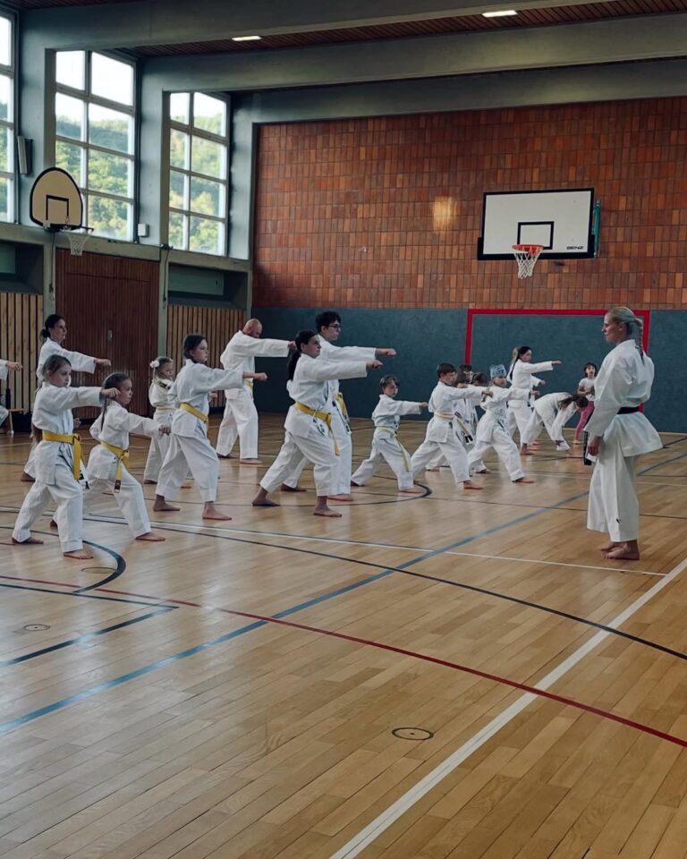 Selbstverteidigung mit Deutscher Kata-Meisterin Claudia Eck
